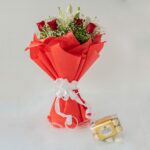 Valentine's day gift - Freshknots gifts with flowers