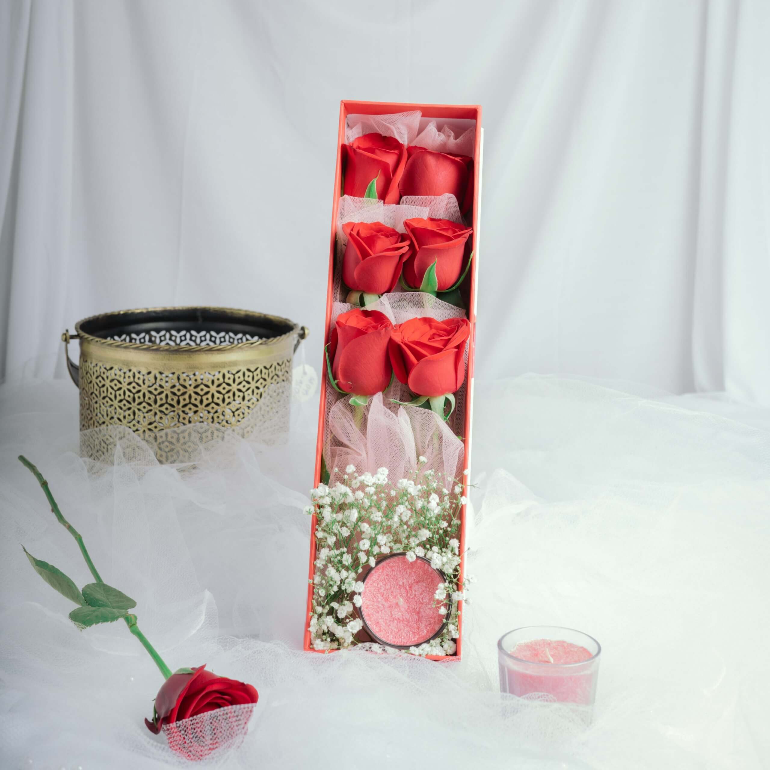Box-Of-Roses-With-Candle-1