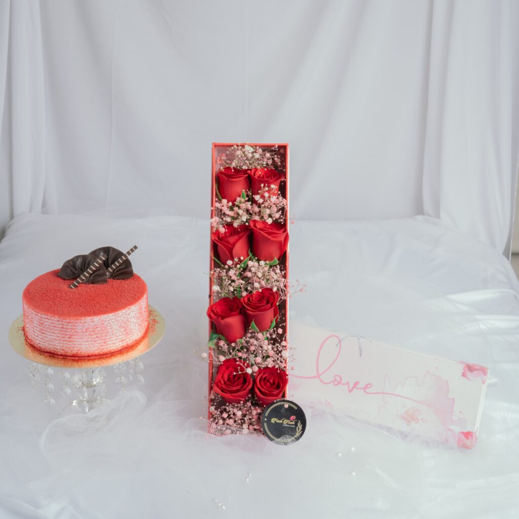 Love Box red roses and red velvet cake gift combo