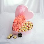 Valentine's day gift - Freshknots gifts with flowers