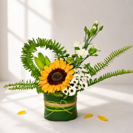 Sundance sunflower table arrangement, Bangalore flower delivery