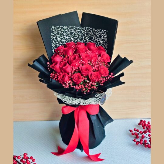 Black and red rose bouquet with lace detailing, FreshKnots luxury flowers, premium bouquet for gifting in Bangalore.
