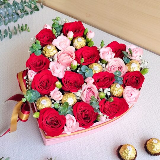 Heart shaped rose and chocolate gift box with fresh roses by FreshKnots Bangalore