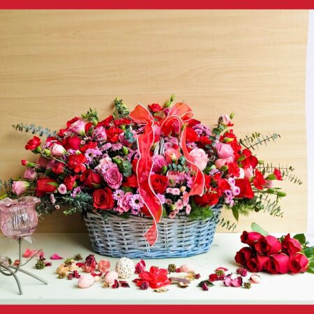 Roses flower basket with red and pink roses for Valentine’s Day delivery in Bangalore